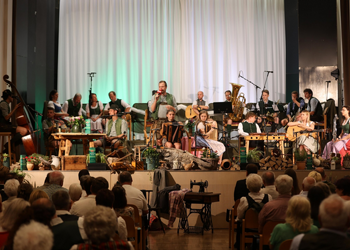 SUMT begeisterte mit Volksmusik und Jubiläumsfeier